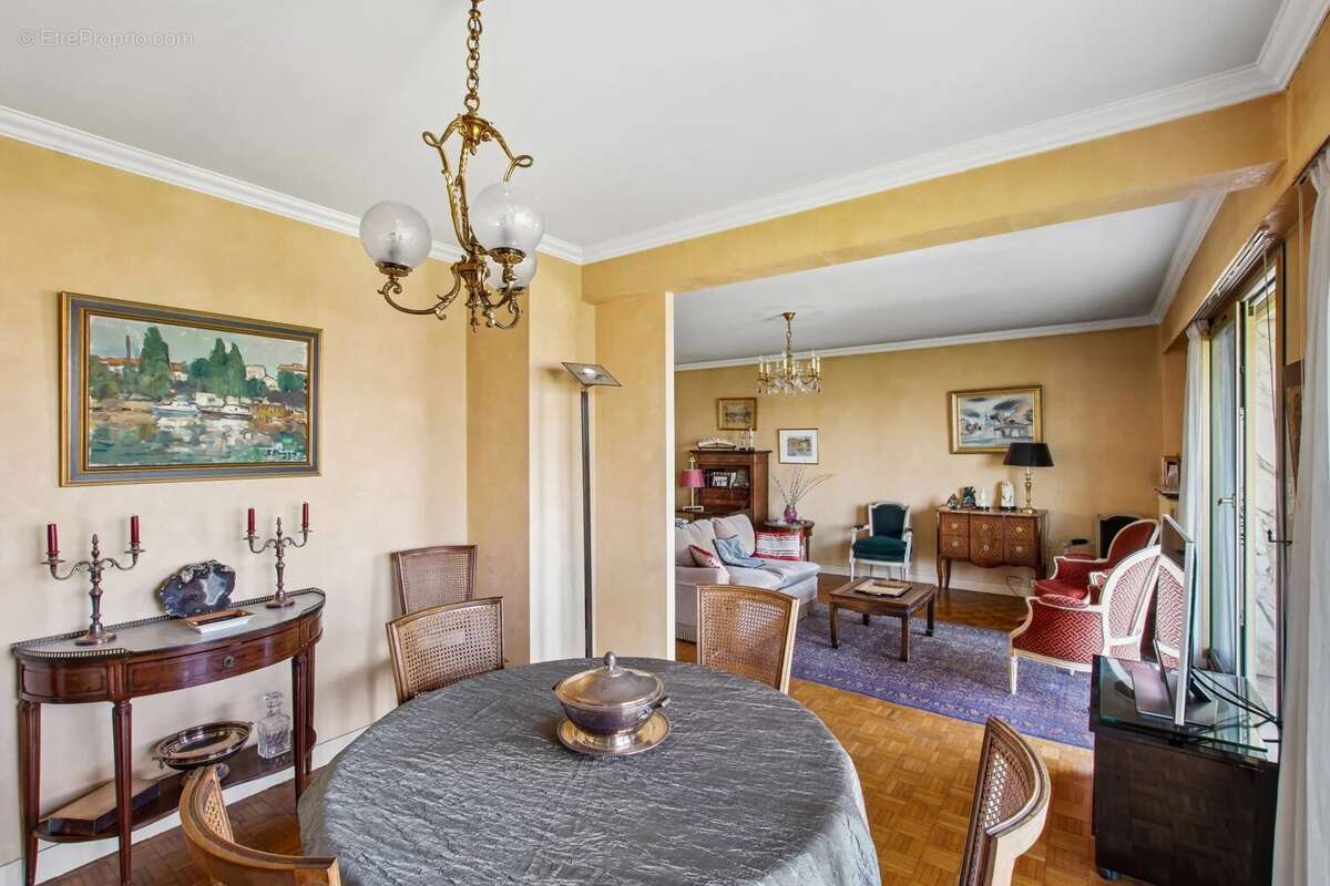 Appartement à SAINT-MAUR-DES-FOSSES