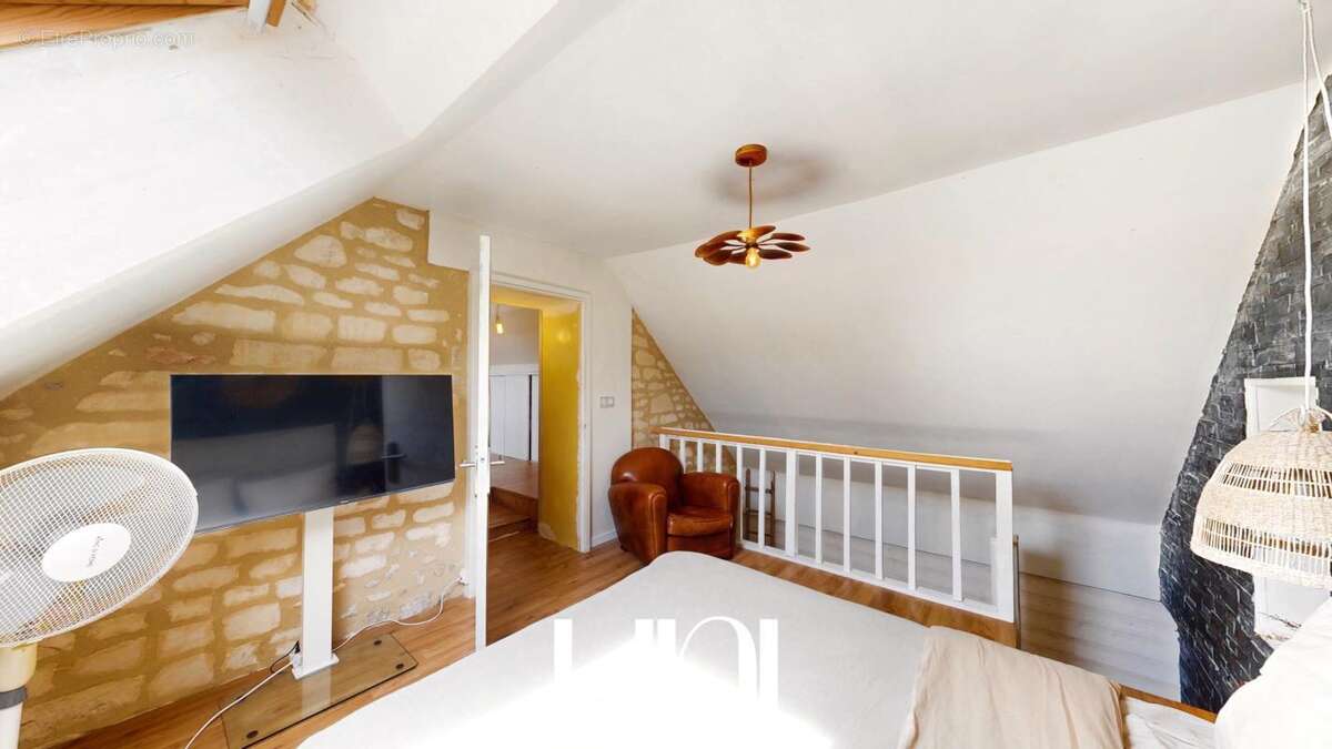Maison 5 pièces 160 m² en pierre - photo 12