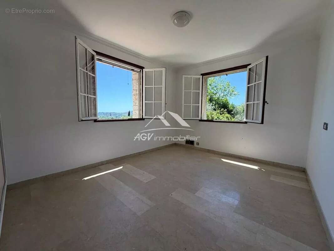 Vue panoramique exceptionnelle – Maison de 165 m² sur 3 300 m² de terrain constructible - photo 10