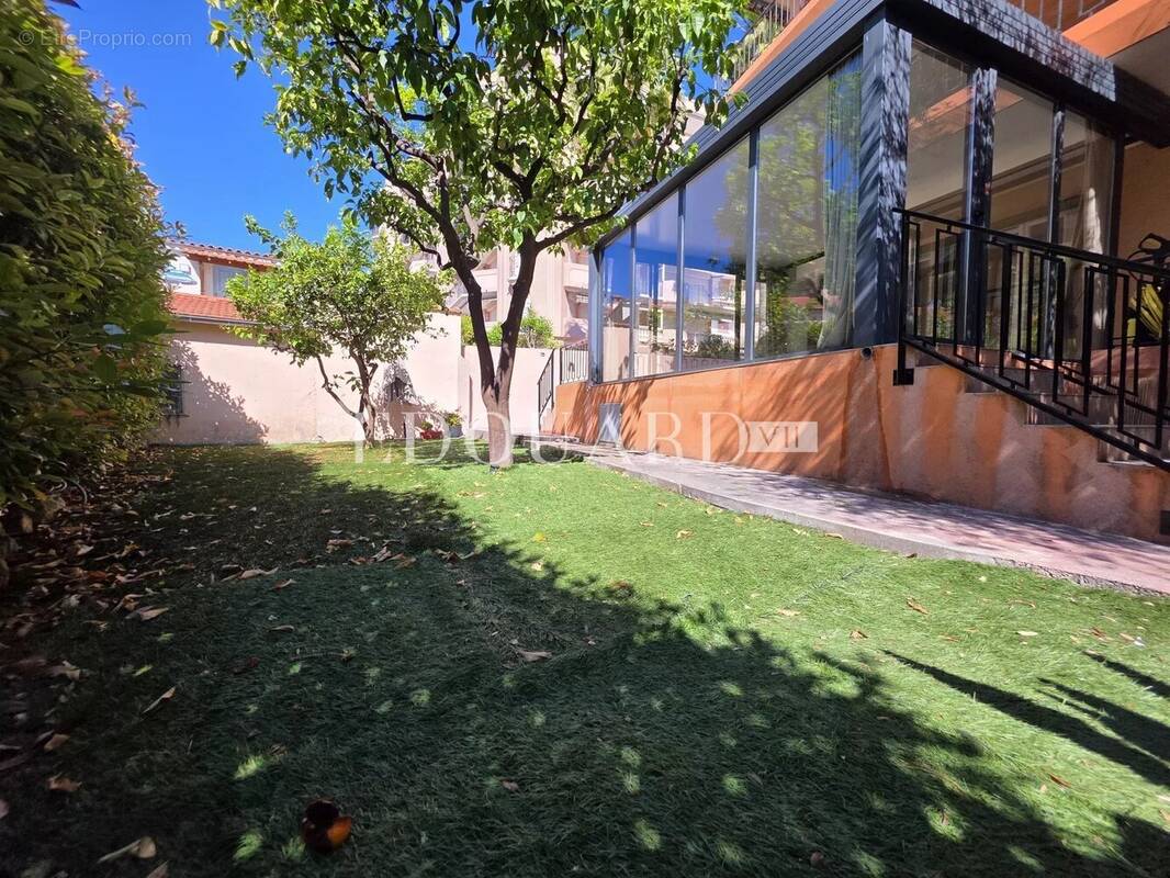 Appartement à ROQUEBRUNE-CAP-MARTIN