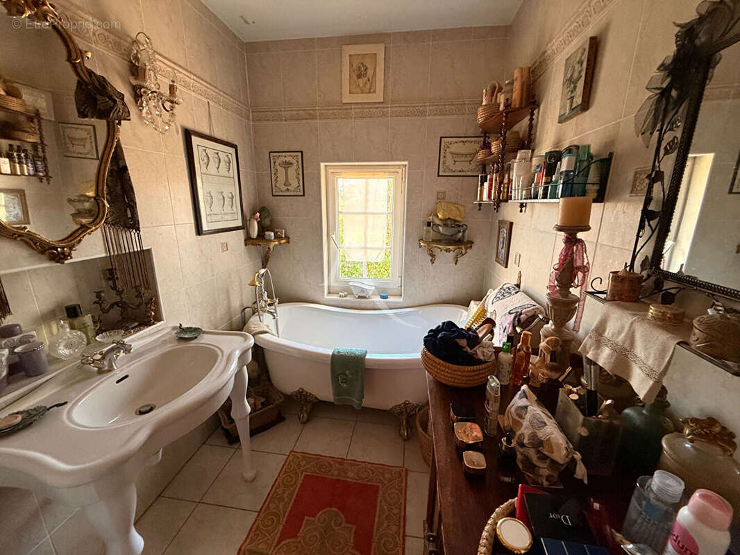 Maison à CAHUZAC-SUR-VERE