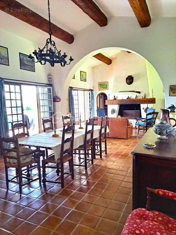 Maison à SAINT-BAUZILLE-DE-MONTMEL