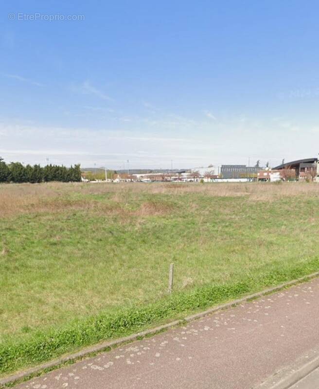Terrain à ROSNY-SUR-SEINE