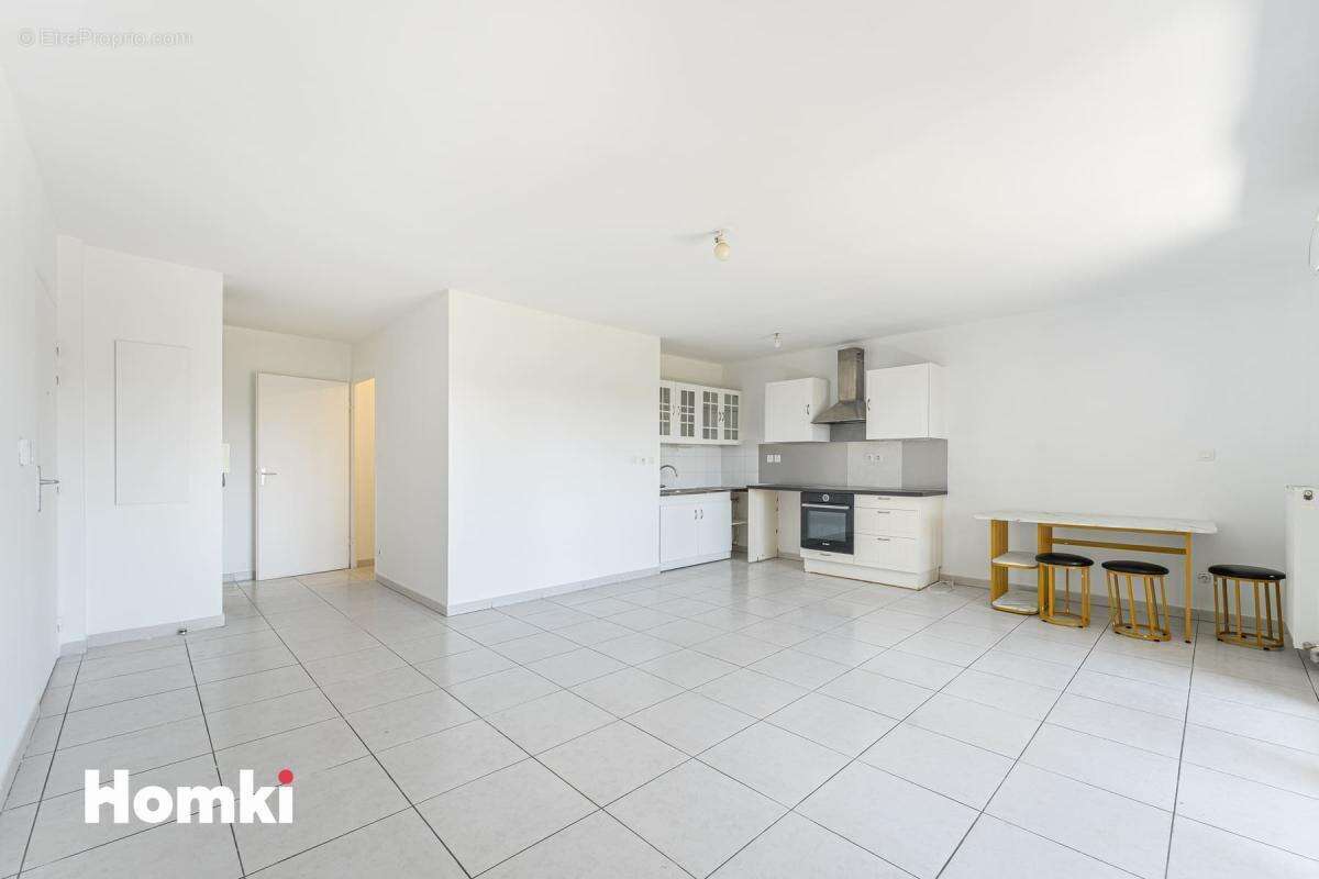 Appartement T3 de 66 m² à Marseille 13014, Rue Gabriel Audisio - photo 3