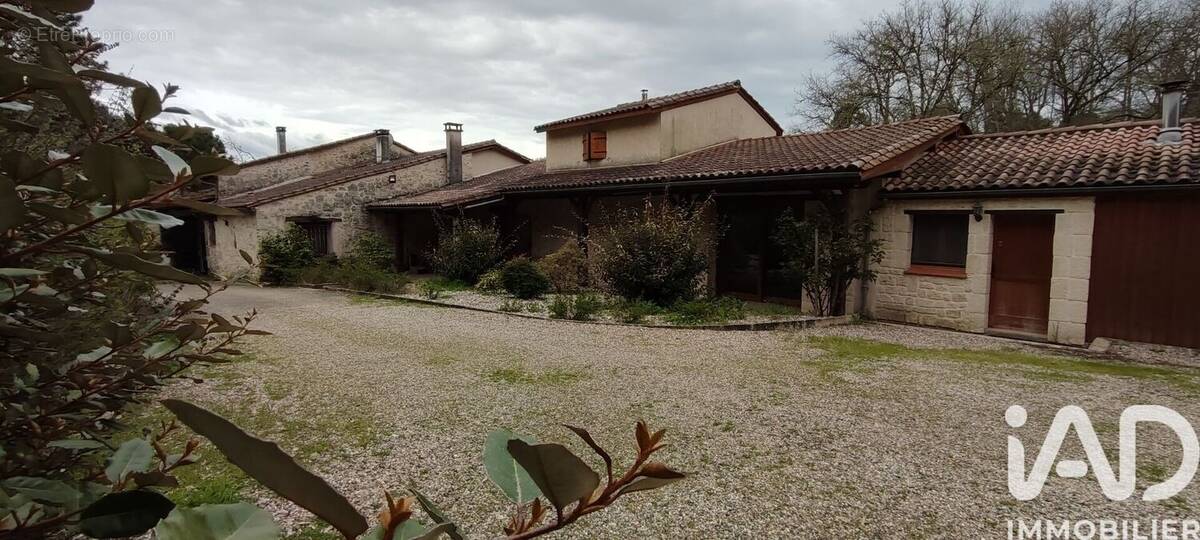 Photo 1 - Maison à LAVARDAC