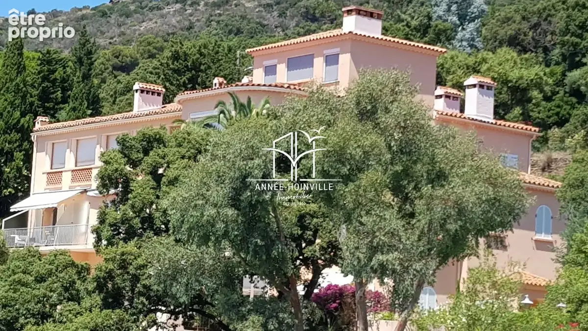 Appartement à RAYOL-CANADEL-SUR-MER