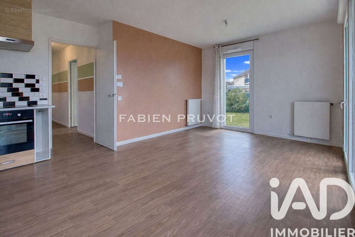 Photo 2 - Appartement à SAINT-OUEN-L'AUMONE