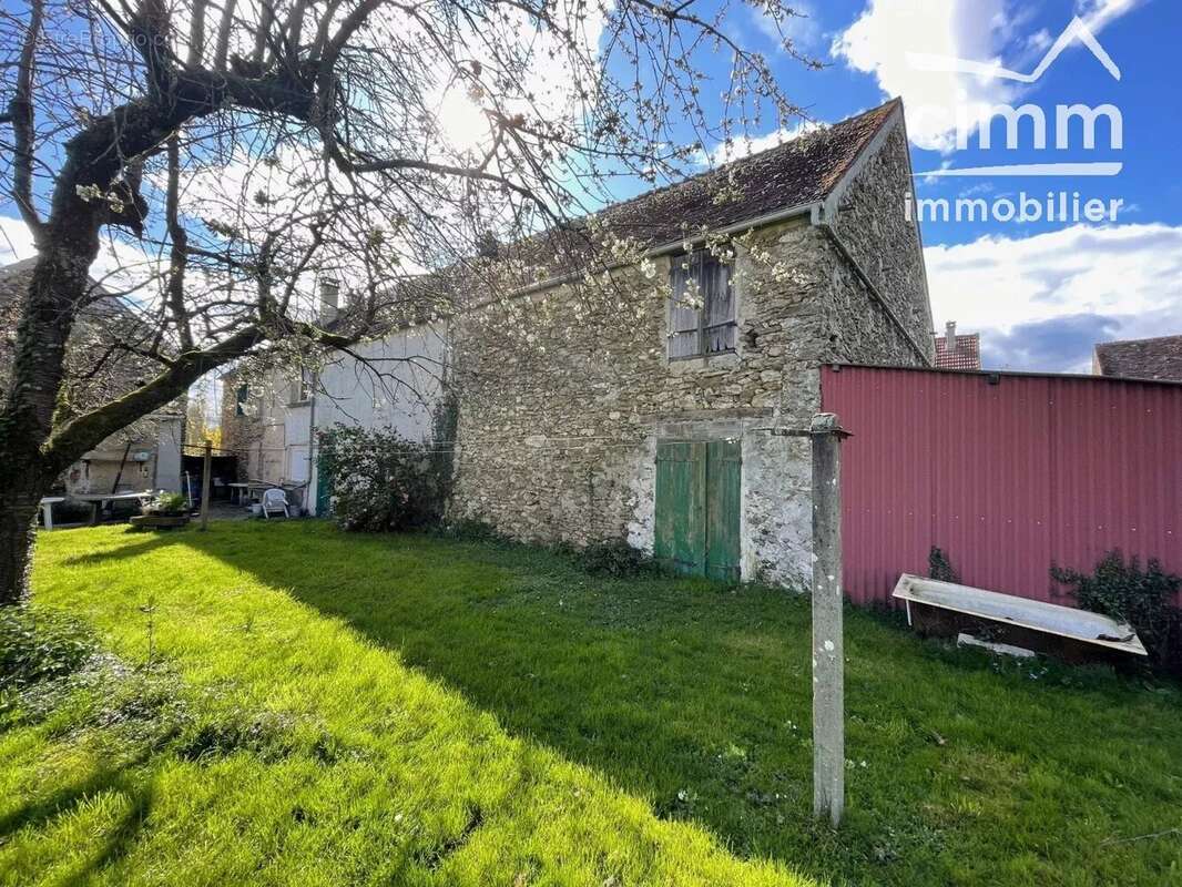 Ensemble immobilier de caractère de 325 m² sur 1 000 m² de terrain. - photo 11