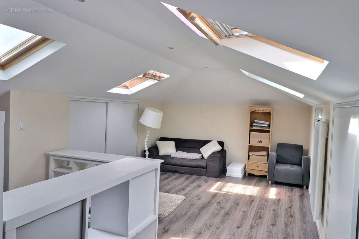 Appartement à COURBEVOIE