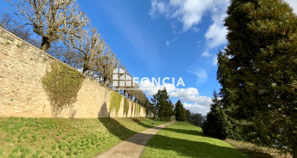 Appartement à LE PLESSIS-ROBINSON