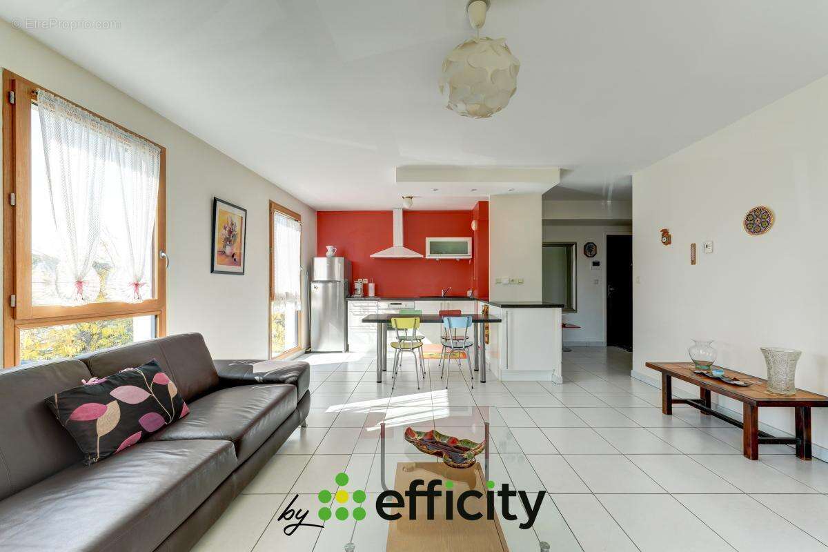 Appartement à SAINT-BONNET-DE-MURE