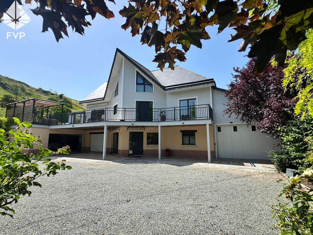 Maison à ROUXMESNIL-BOUTEILLES
