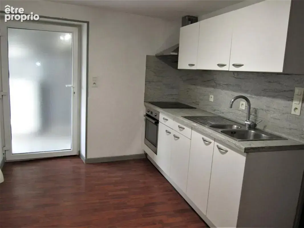 Immeuble de 430 m2 habitables composé de 4 appartements à Vesoul 70000  au prix de 197 900 Euros - photo 12