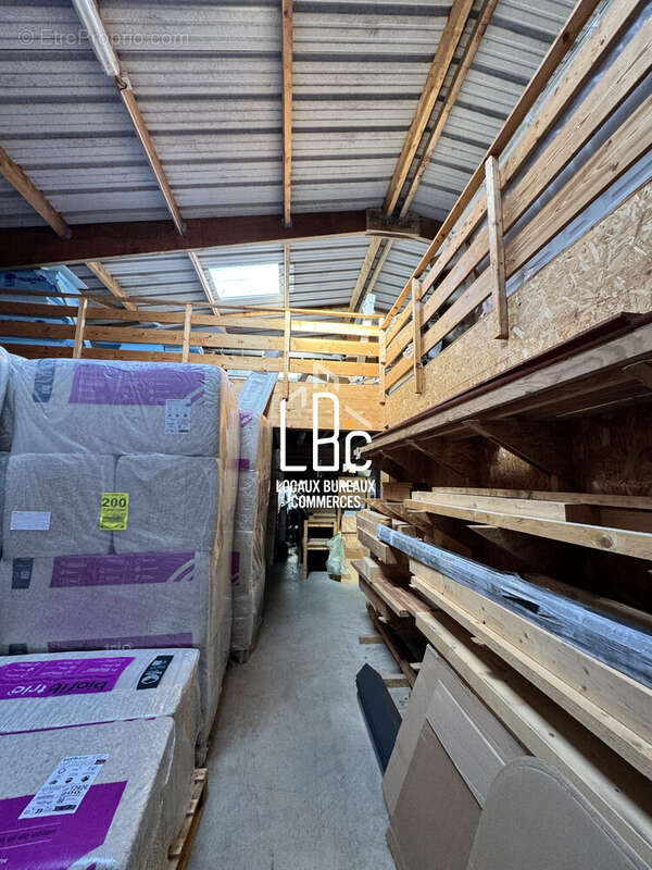 Commerce à LES TOUCHES