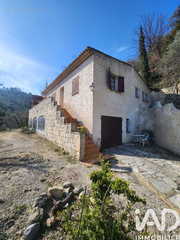 Maison 190 m² à La Roquette-Sur-Var  - photo 3