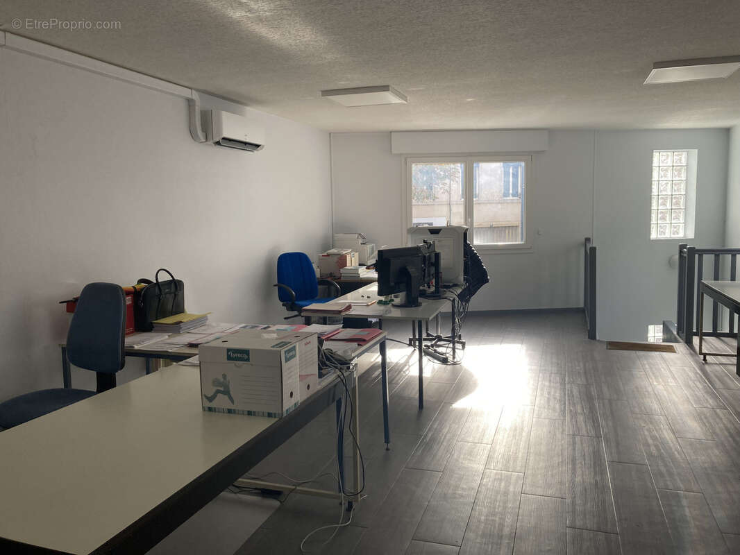 Immeuble à usage professionnel - photo 3