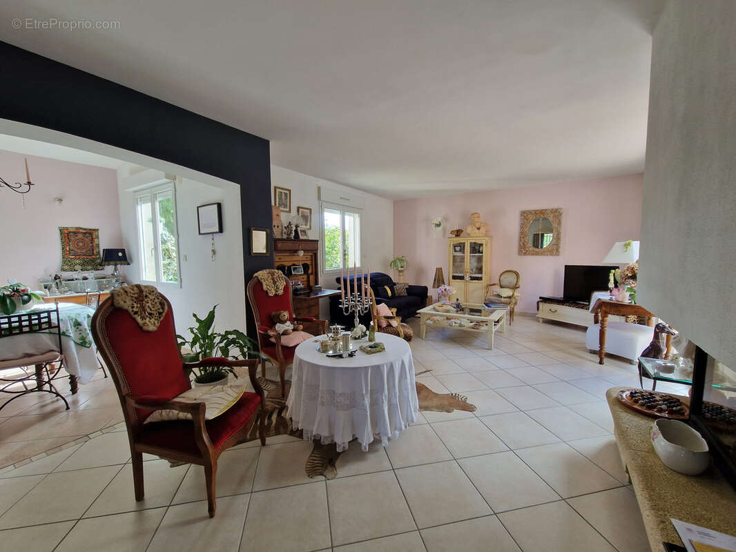 Maison à MONTMIRAT