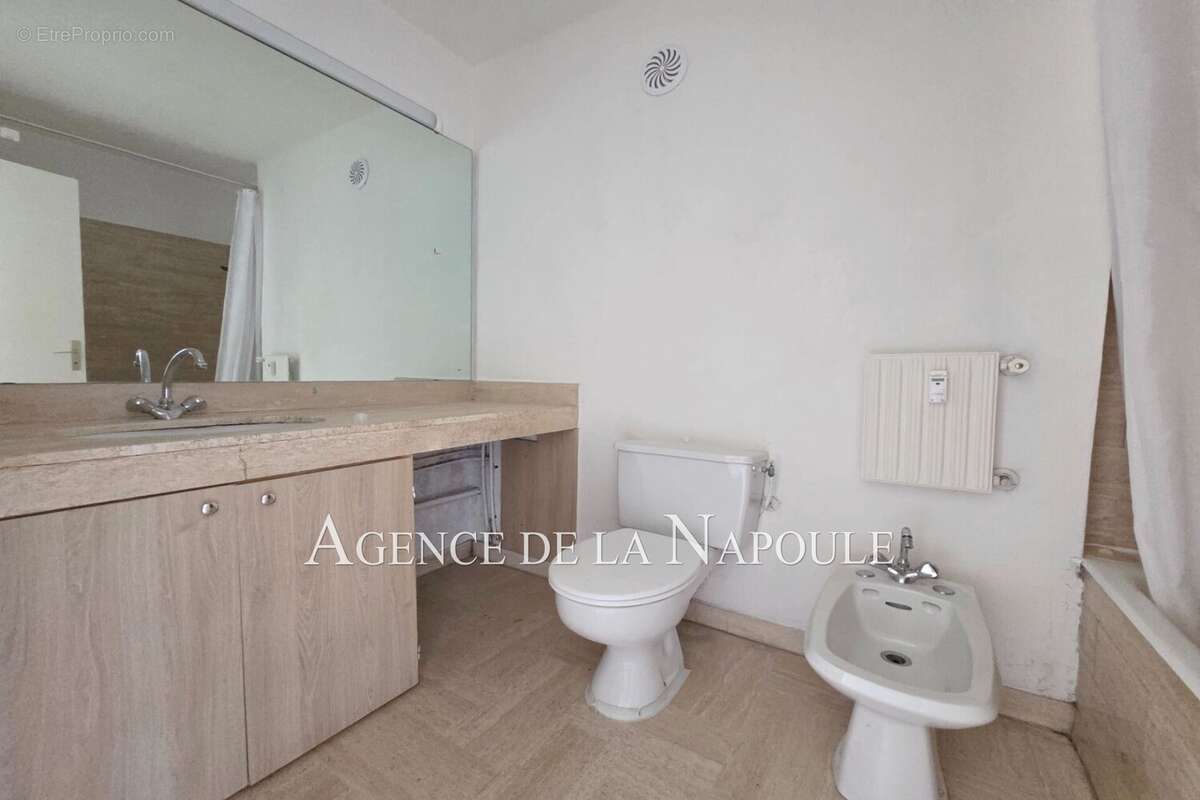 Appartement à MANDELIEU-LA-NAPOULE