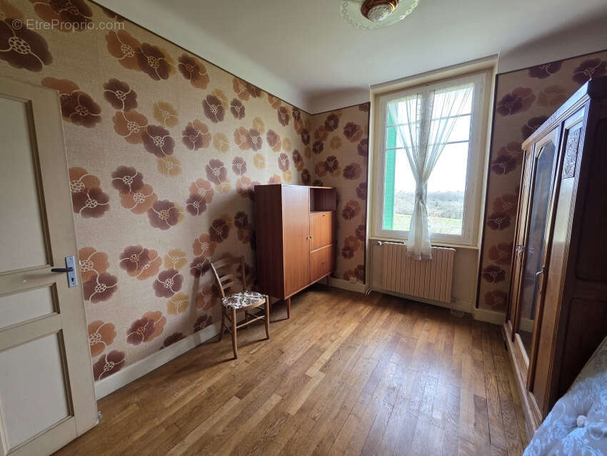 Maison à SAINT-GERVAIS-D'AUVERGNE