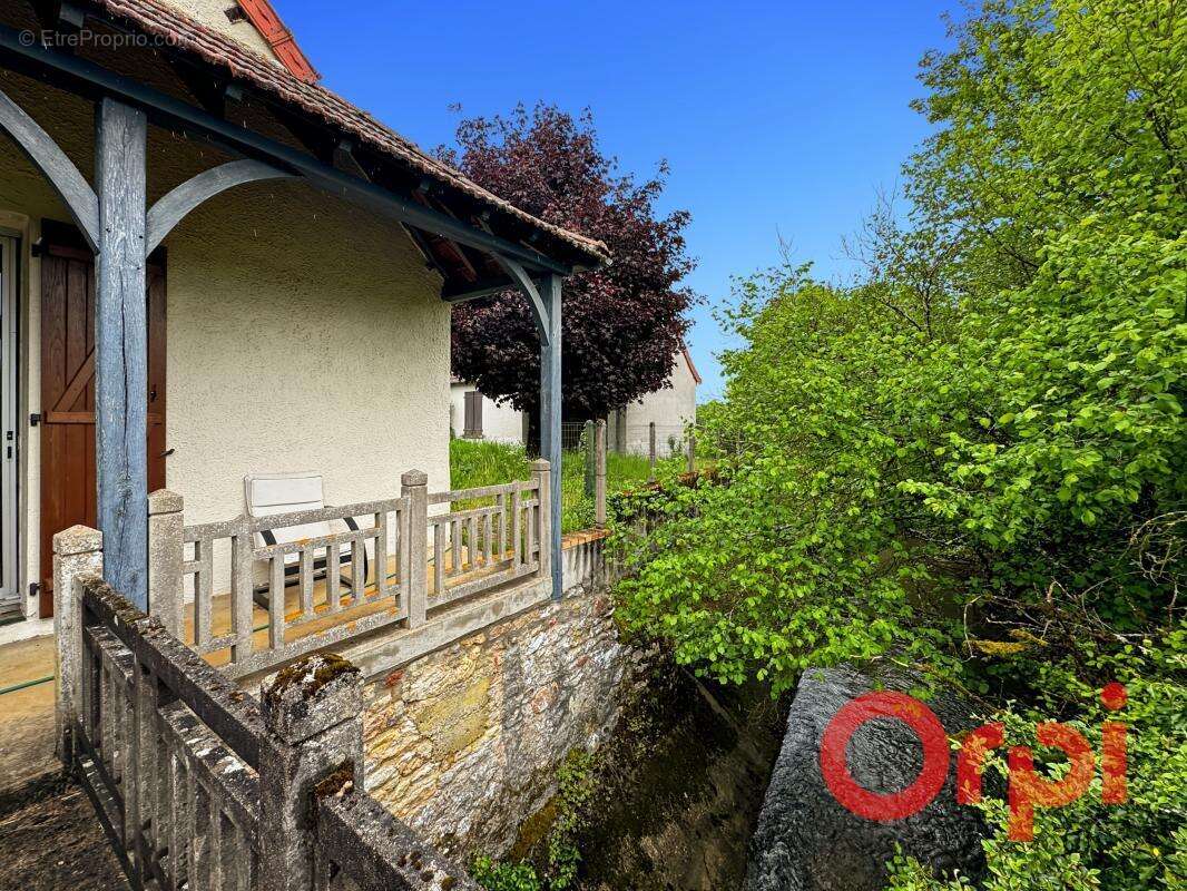 Maison et maison d’amis sur plus de 12 hectares avec étang et cours d’eau – cadre naturel exceptionnel et calme absolu - photo 10