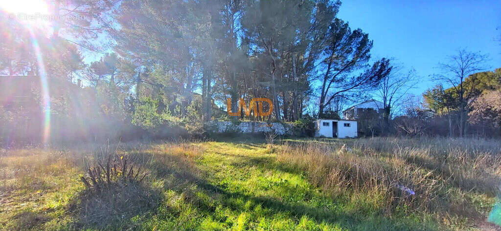 Terrain à EGUILLES