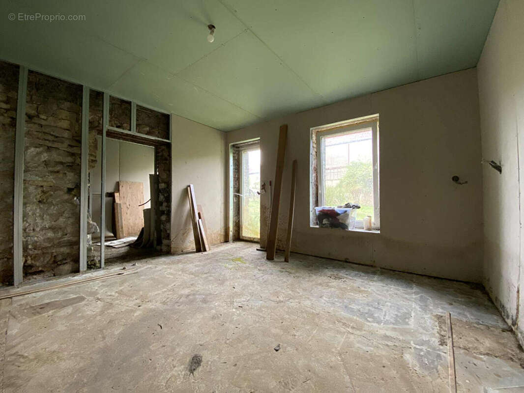 Maison à NEUILLY-SAINT-FRONT