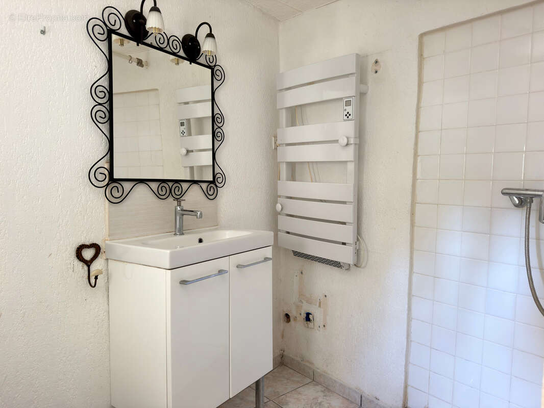 Appartement à SIGNES