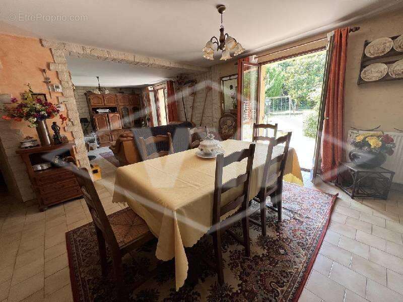 Maison à COMBS-LA-VILLE