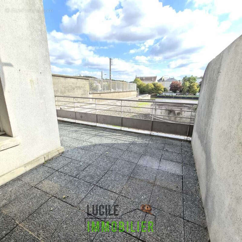 Appartement T2 idéalement situé - 44 m² 8 - Appartement à CREIL