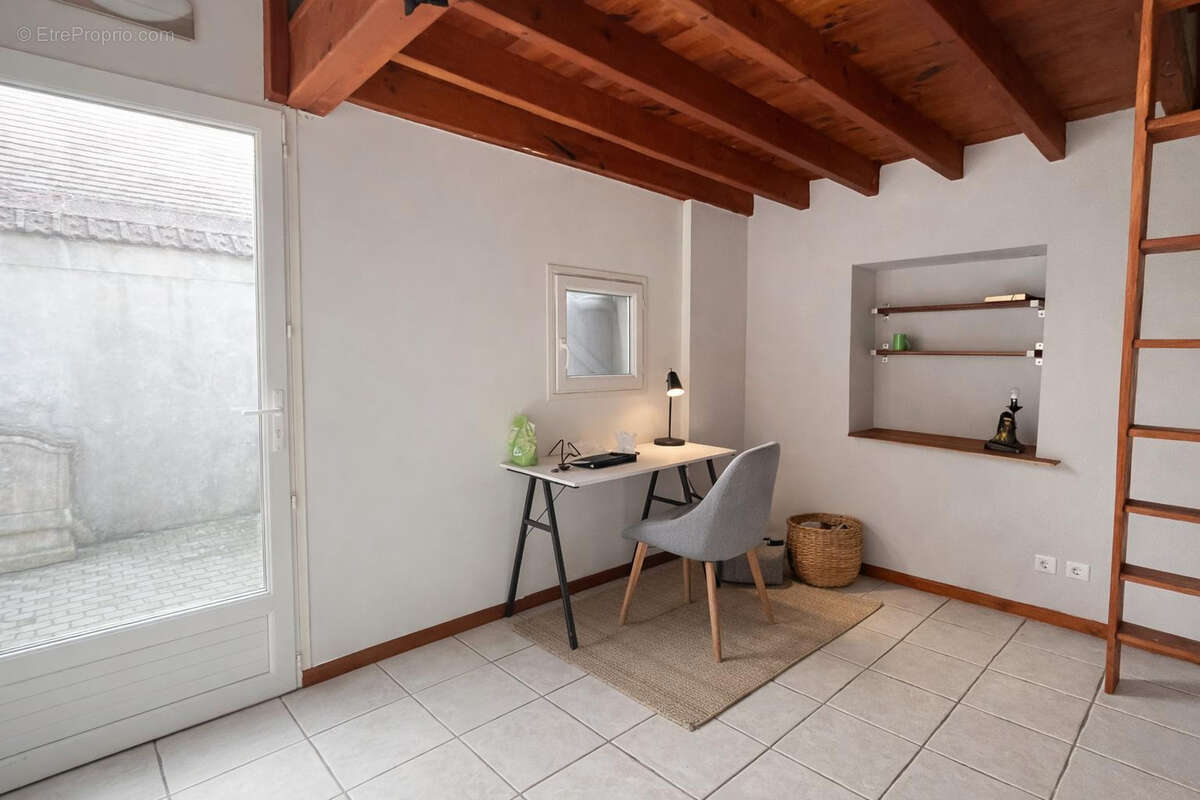 Maison à THOIRY