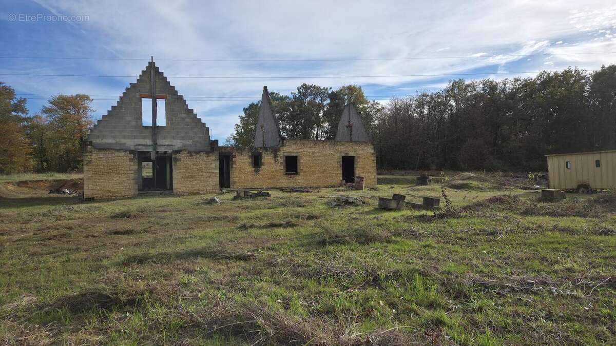 1000021834 - Terrain à SALLES-DE-BELVES