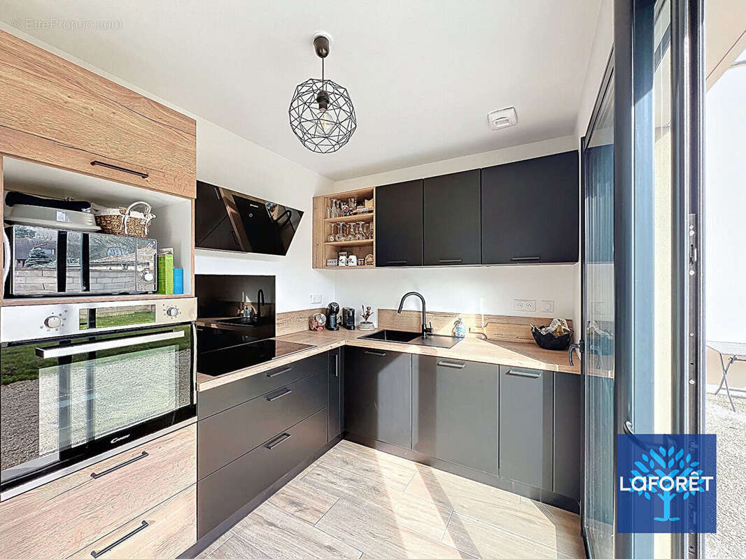 Maison à D'HUISON-LONGUEVILLE