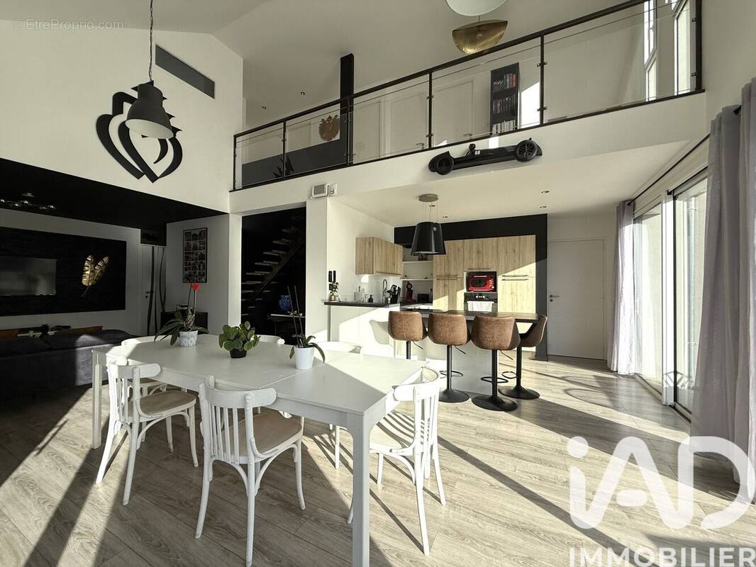 Photo 1 - Maison à SAINT-LAMBERT-LA-POTHERIE