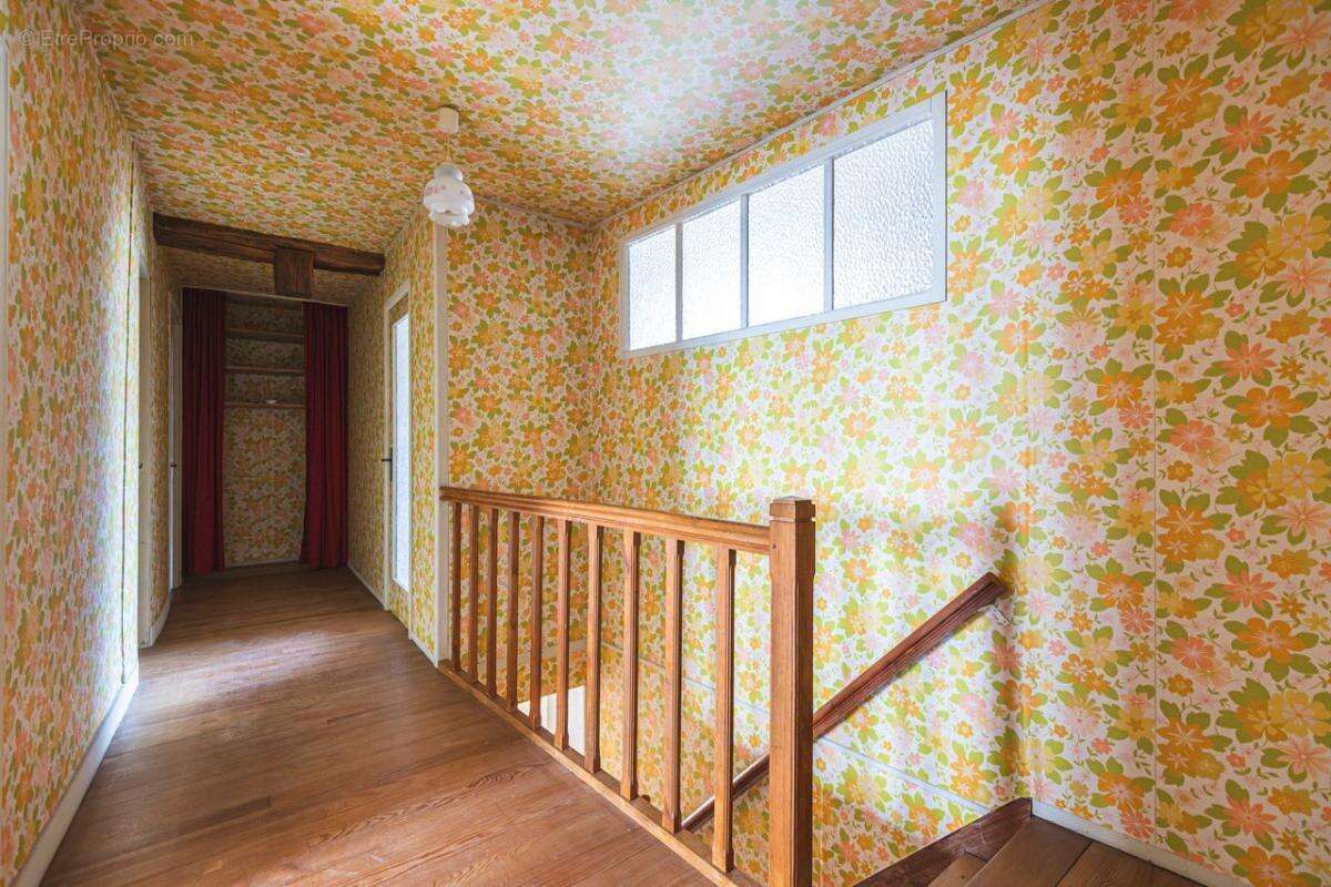 Corps de ferme, maison et dépendances - photo 6