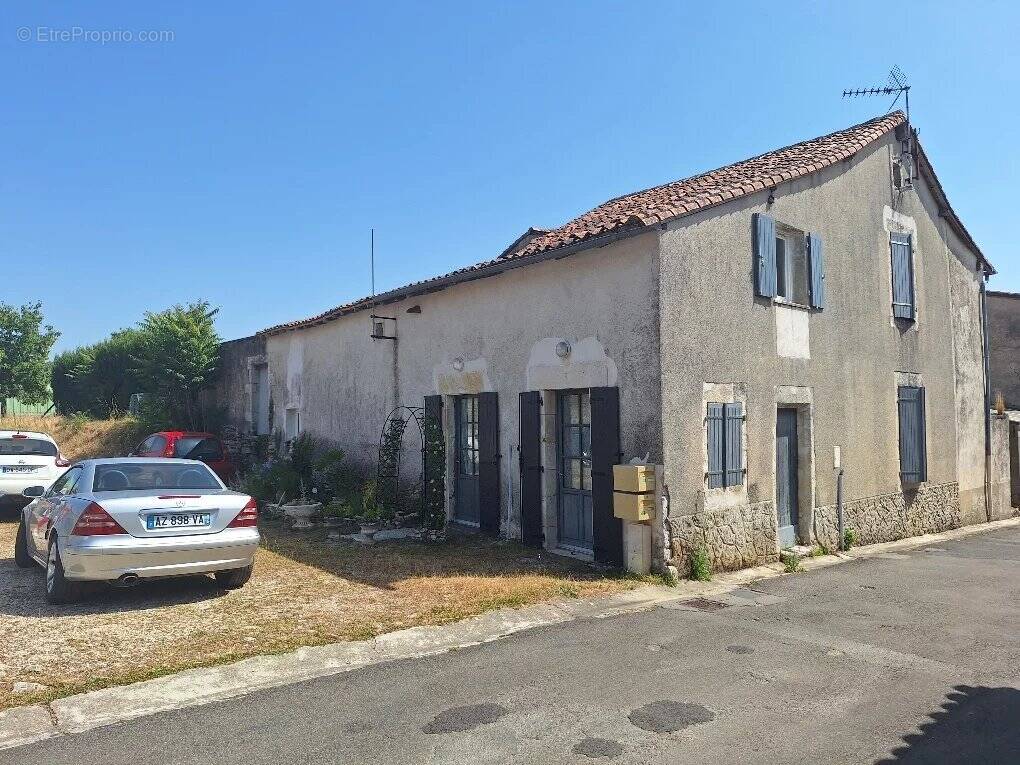 Maison à VERTEUIL-SUR-CHARENTE