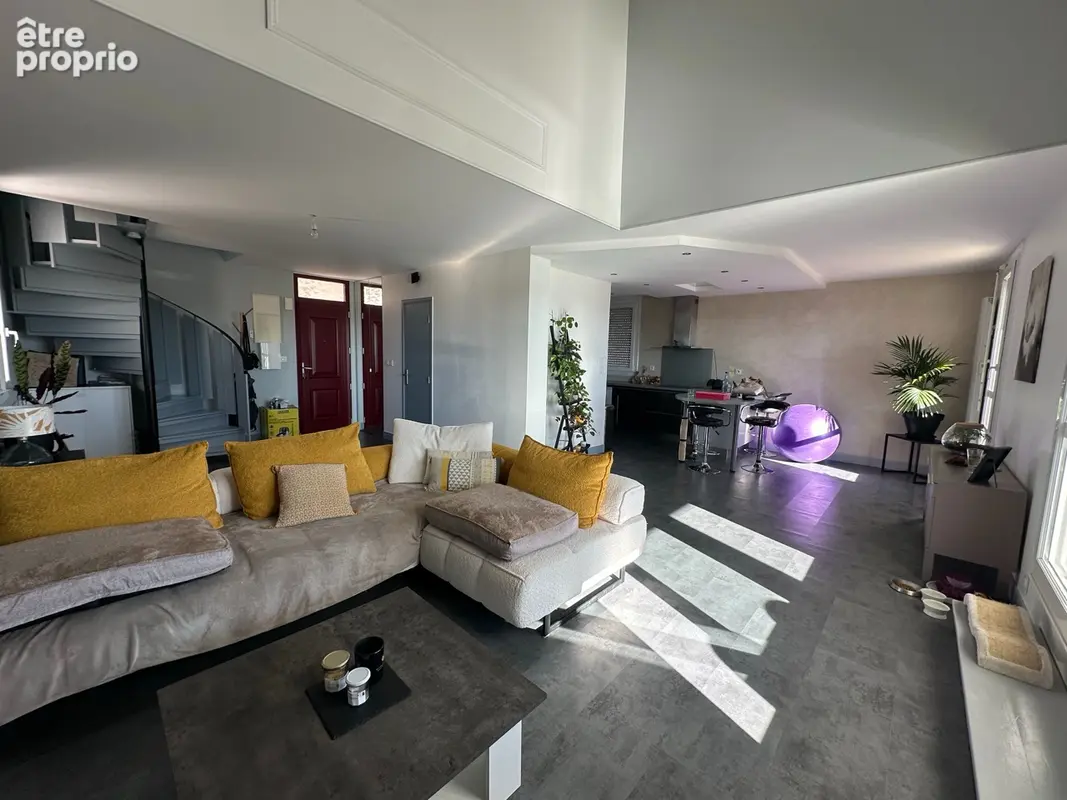 Appartement 5 pieces talant 100 m2 avec terrasse 28 m2 et vue panoramique - photo 4