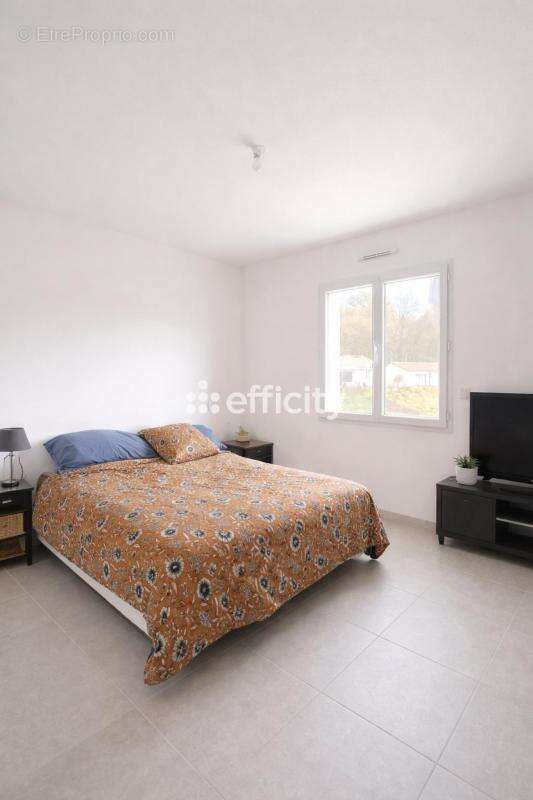 Maison à SAINT-JULIEN-L'ARS