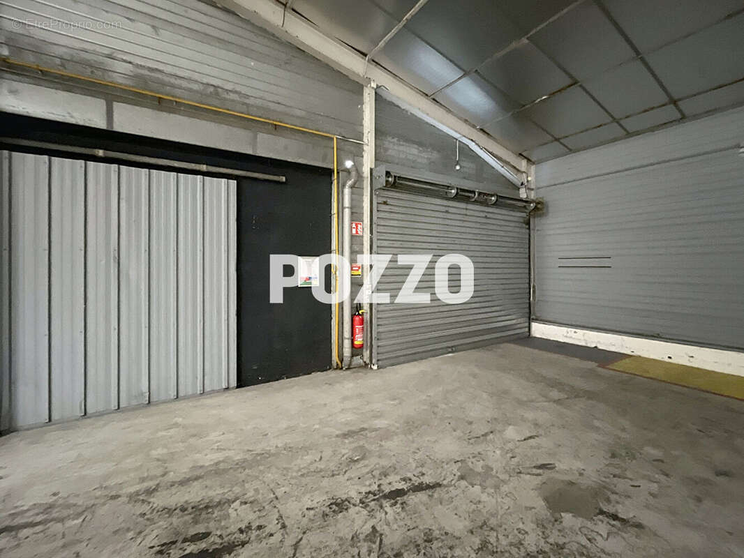 Commerce à VILLEDIEU-LES-POELES