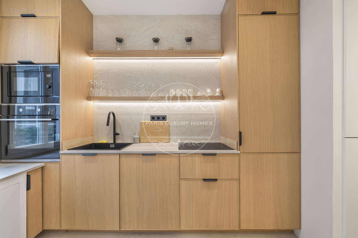 Appartement à PARIS-8E