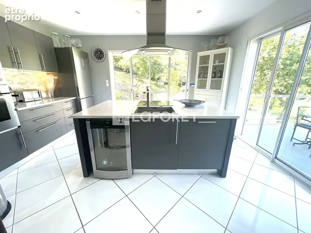 Villa Cabasse 9 pièces 230 m2  4 chambres avec piscine - photo 5