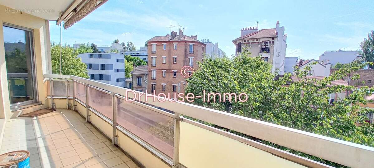 Appartement à LES LILAS