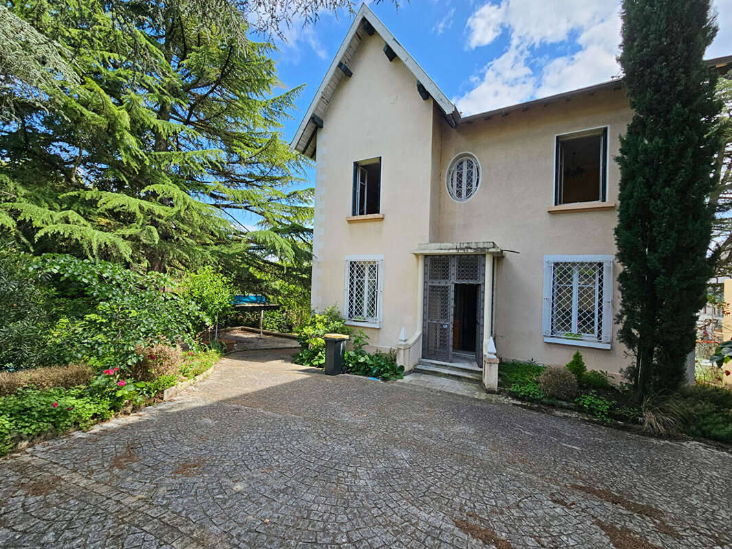 Maison à CALUIRE-ET-CUIRE