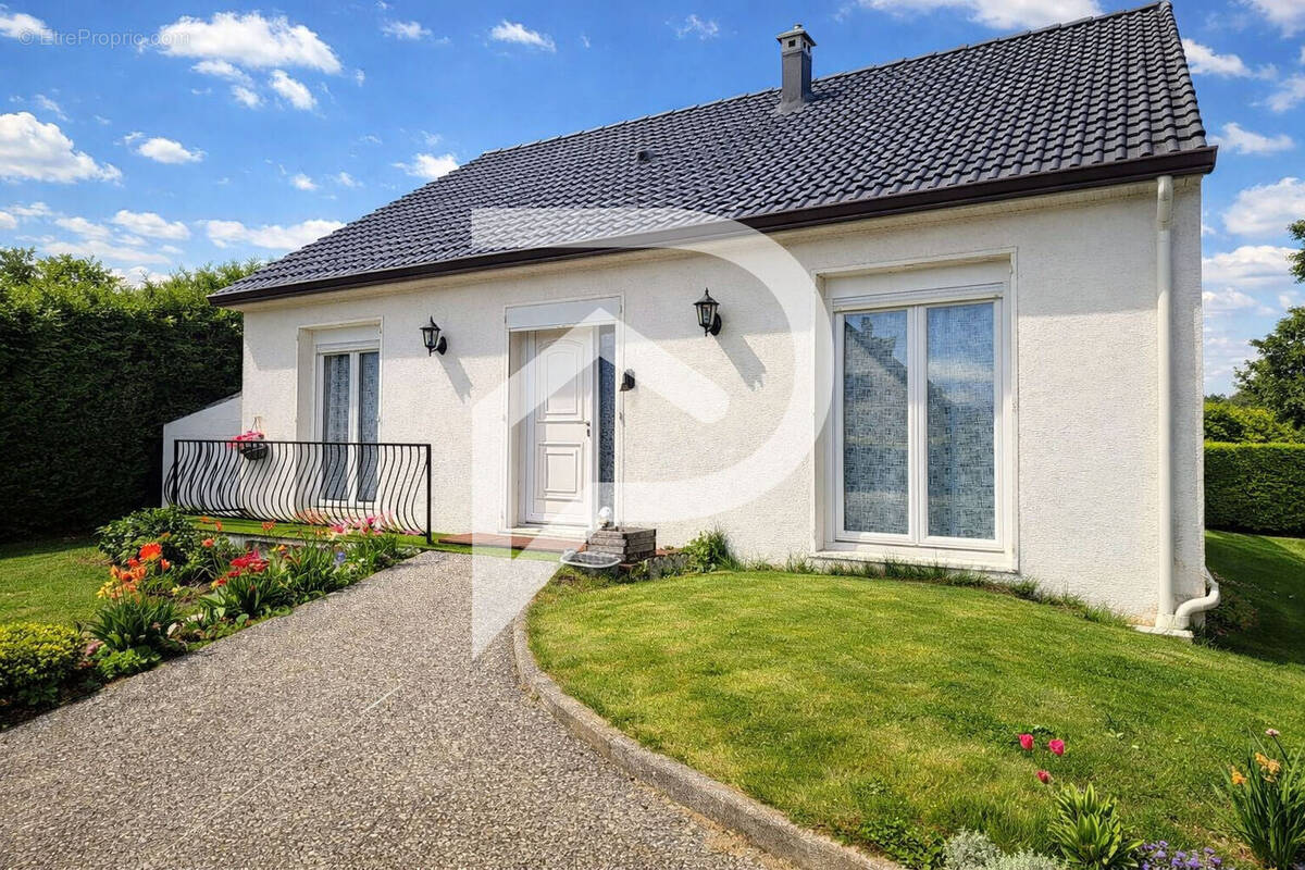 Maison à MERU