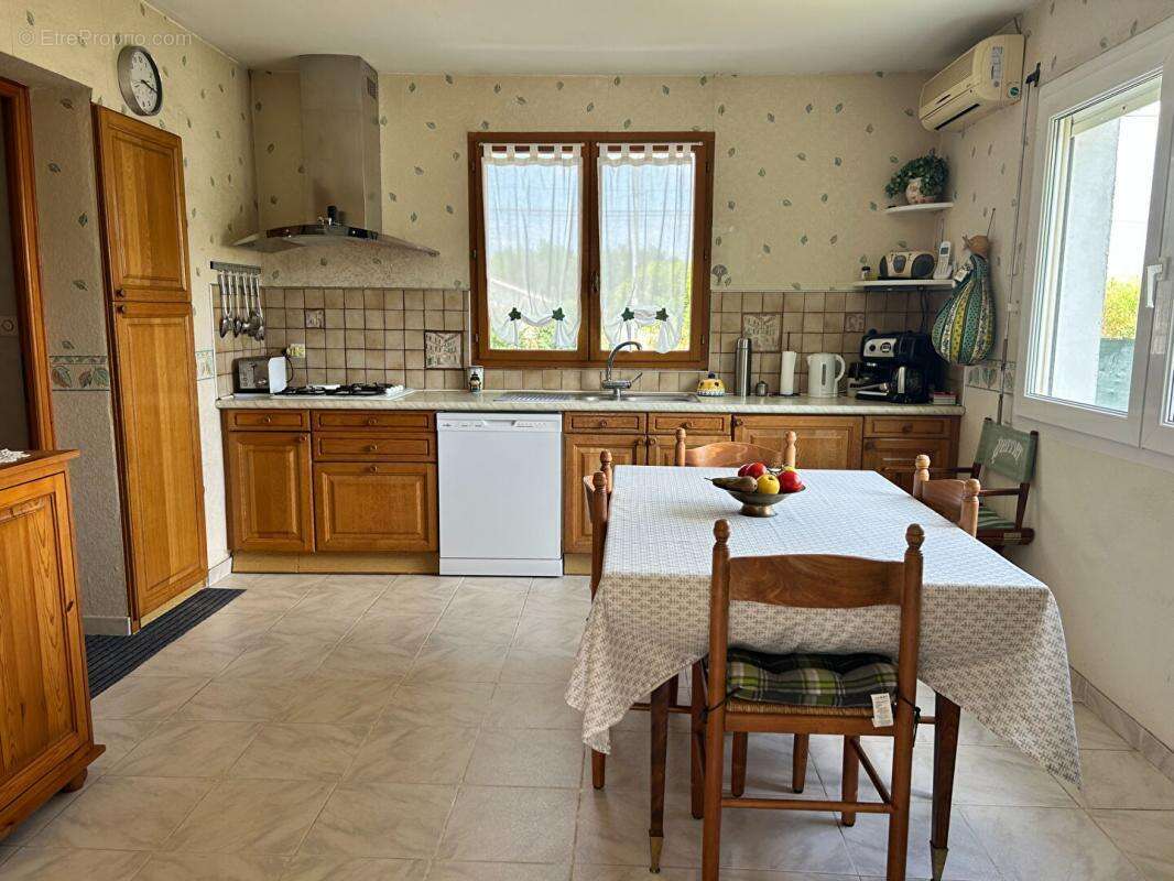 Maison à SAINT-GENES-DE-FRONSAC