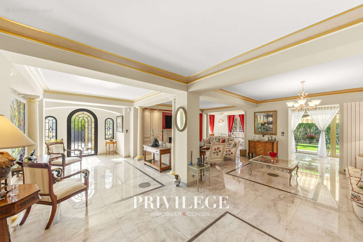 Maison à MOUGINS