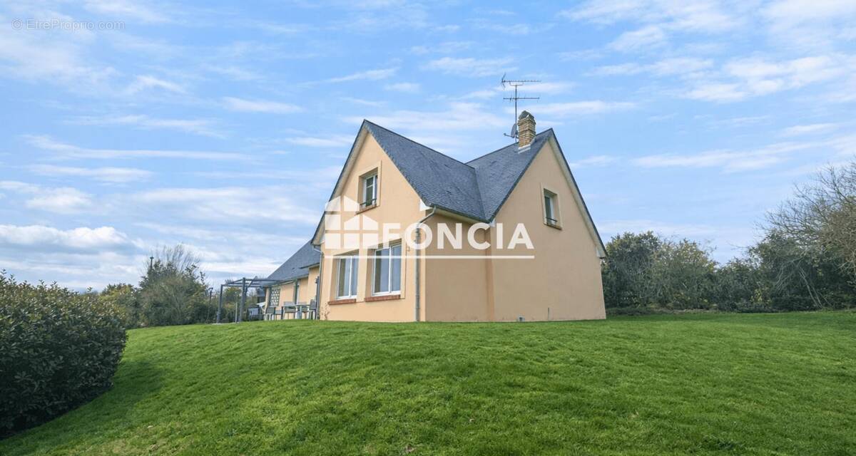 Maison à EQUEMAUVILLE