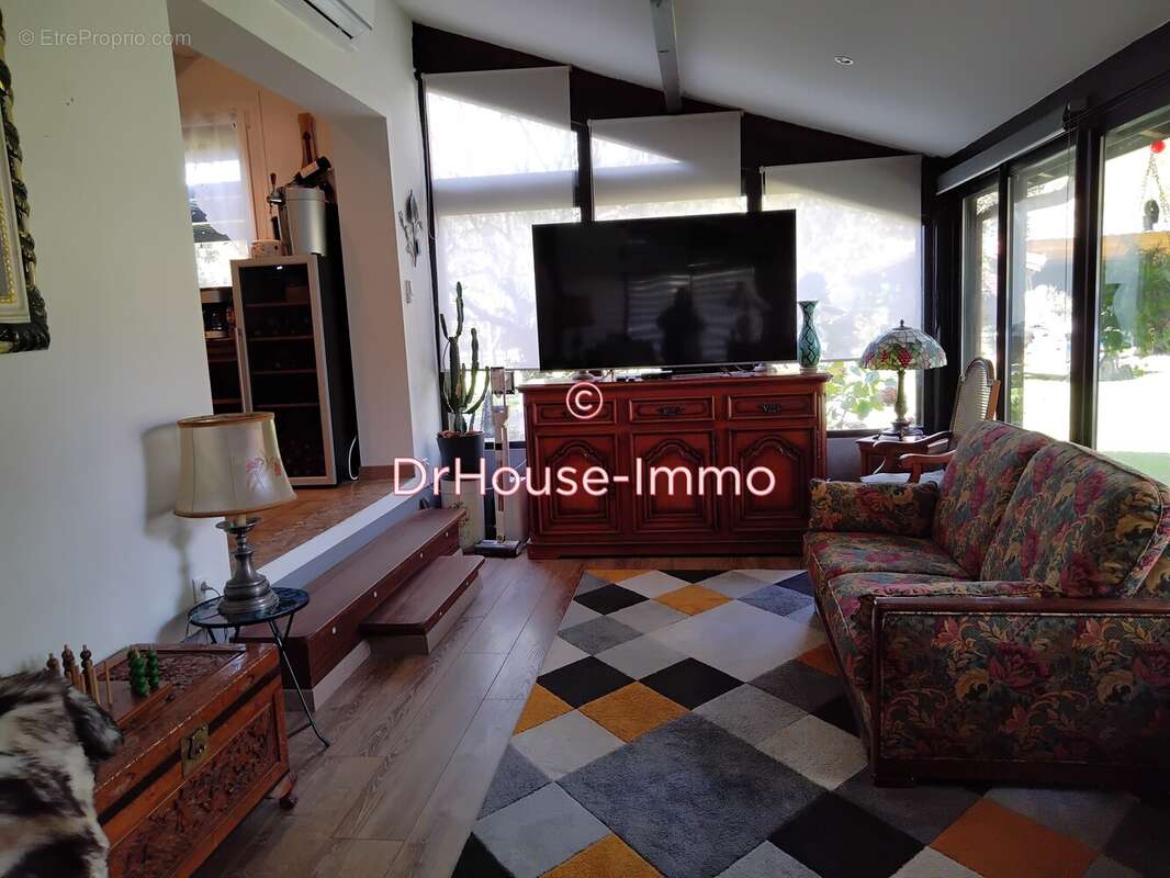 Maison à SAINTE-EULALIE-EN-BORN