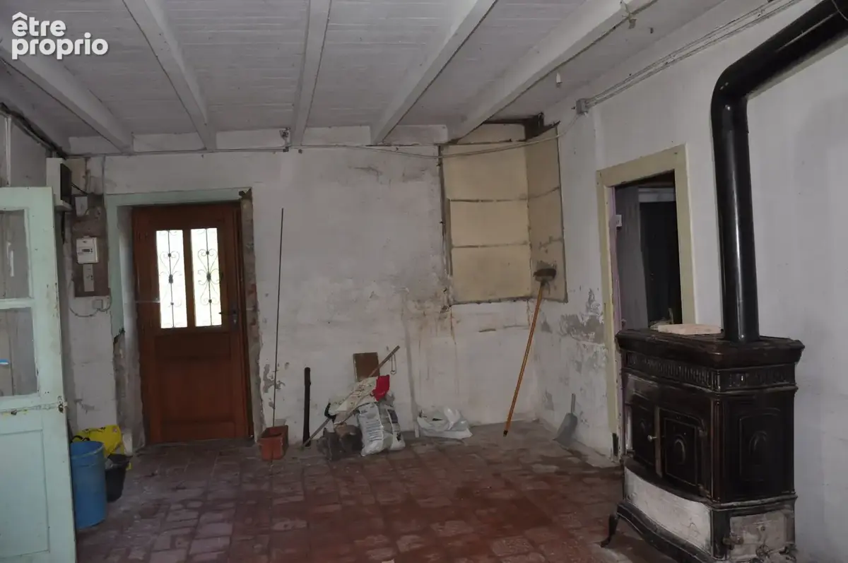 Maison en pierre de granite à fort potentiel aménageable, avec un petit terrain, et une vue exceptionnelle... - photo 2