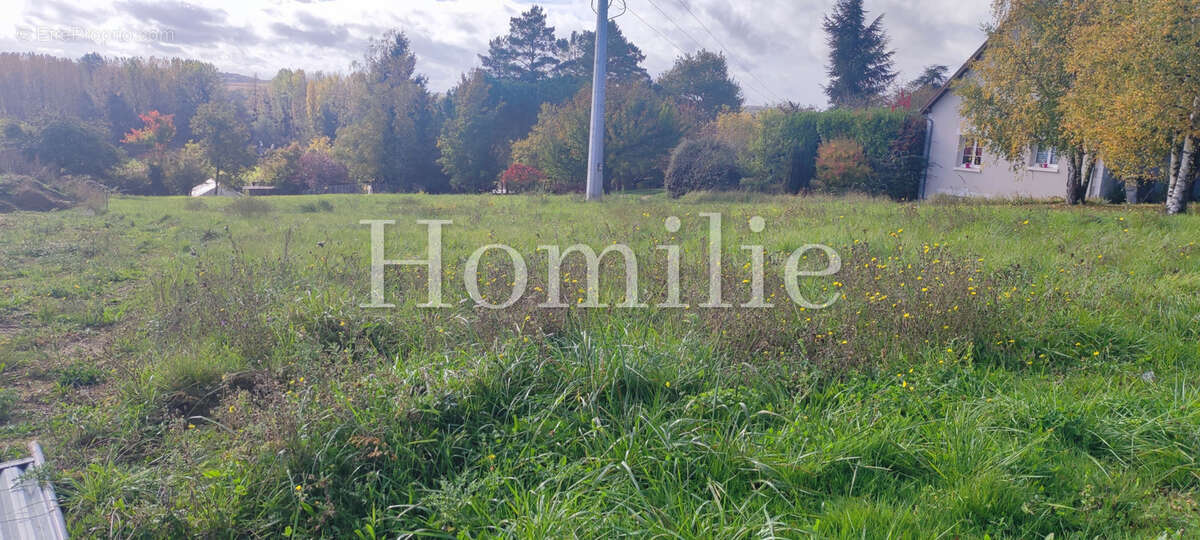 Terrain à CIVRAY-DE-TOURAINE
