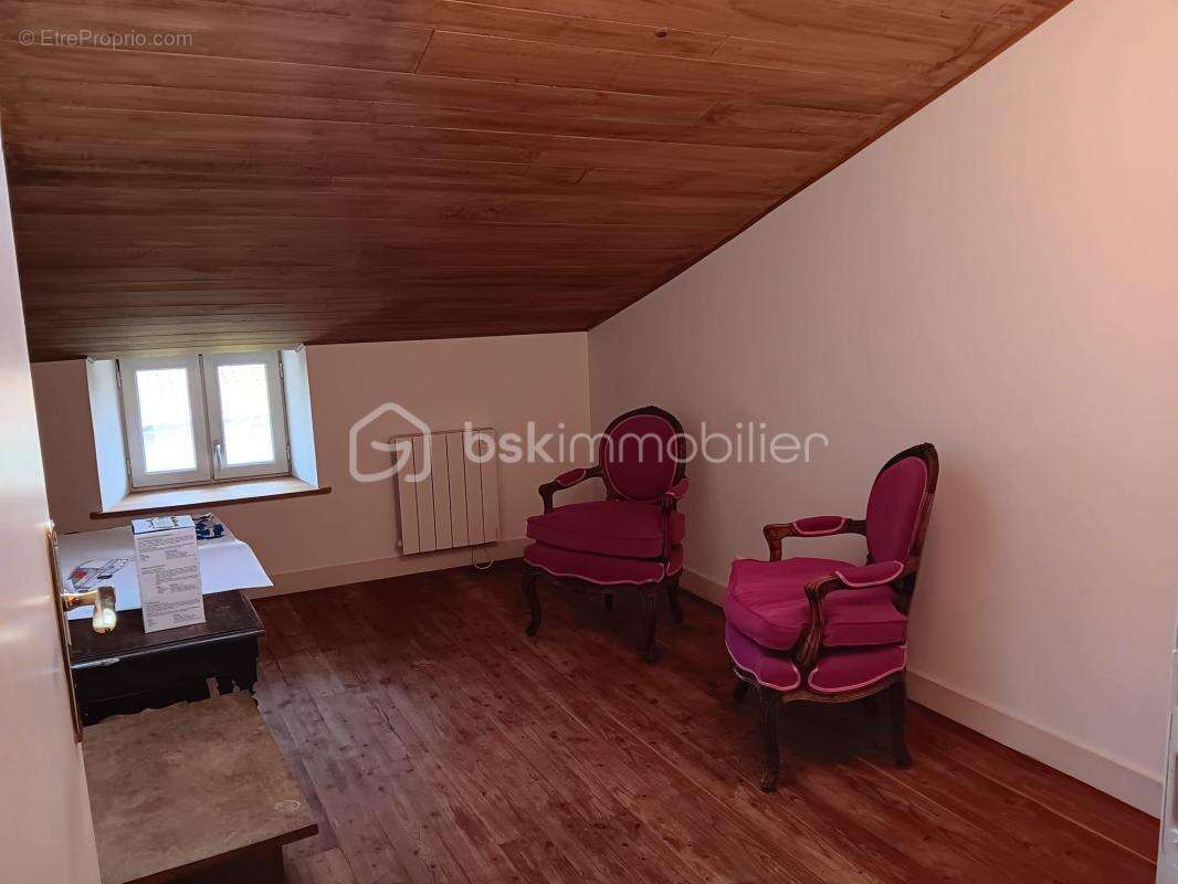 Commerce à SAUZE-VAUSSAIS